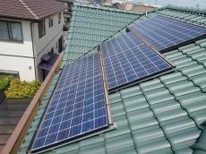 太陽光パネル　架台　押さえ　金具　サビ