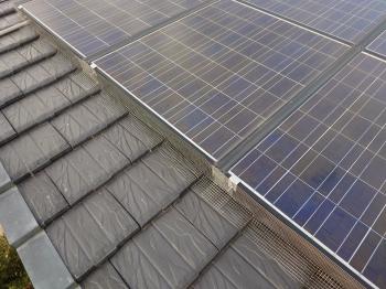 屋根　太陽光ﾊﾟﾈﾙ　4方　ステンレス　網　対策　工事　鳩