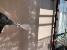外装　外壁　リフォーム　塗装　工事　開始　高圧洗浄　汚れ　落とし