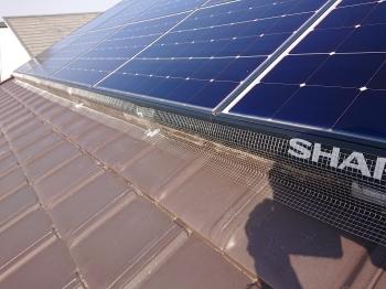 太陽光パネル　4方　ステンレス　網　取付　屋根上　瓦