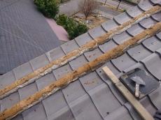 屋根　ツボ丸　瓦　一旦　剥がし　既設　葺き土　復旧　防水性　耐久性　強い　なんばん漆喰　施工