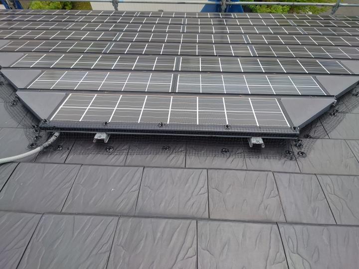 屋根　瓦　太陽光パネル　清掃　鳩対策　工事　ネット　樹脂