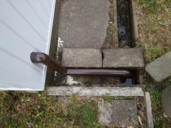 車庫　屋根　排水　位置　雨樋　変更