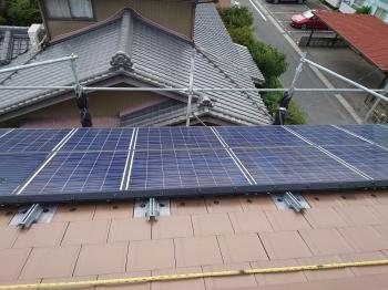 鳩対策　太陽光パネル　4方　樹脂製ネット　取付　完了　屋根