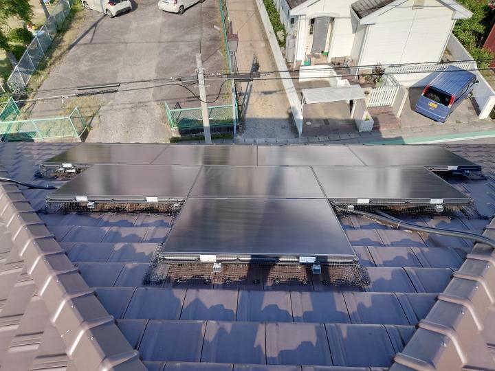 屋根　太陽光パネル　鳩対策工事　樹脂製