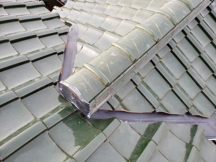 屋根　瓦　修理　谷樋板金　銅板　交換