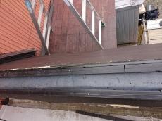 屋根　笠木　板金　固定　下地　取付　樹脂木　使用