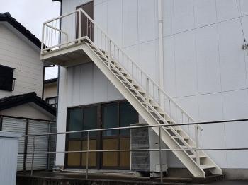 非常用階段　塗装　工事　完了　鉄部　定期的　メンテナンス　必要　万が一　安全　使用可能