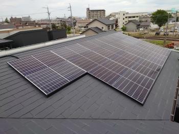 屋根　太陽光パネル　18枚　設置　完了
