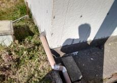 車庫　屋根　雨樋　排水　位置　変更