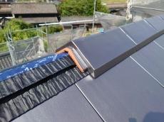 棟は乾式仕様の防水シート「ハイロール2」を使用し、防水性の高い屋根に仕上げました。屋根に土は一切使用していません。