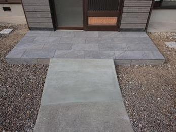 西尾市 N様邸 玄関タイル貼替・土間補修工事 事例