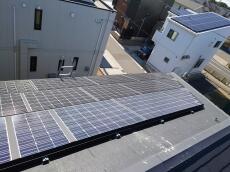 こちらのお写真では鳩糞による汚れが確認できます。