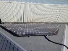 施工前の太陽光パネル、東面のお写真です。