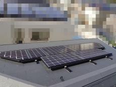 太陽光パネル1面は鳩の糞も少なく比較的綺麗な状態でした。