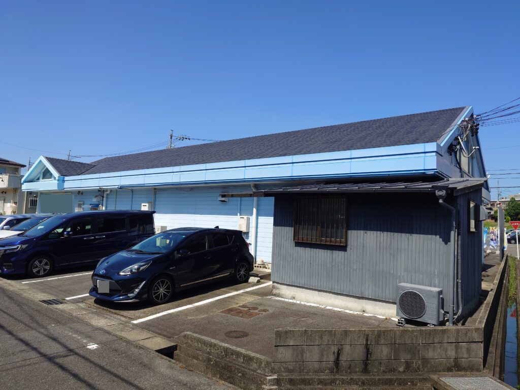 施工前の建物全景です。