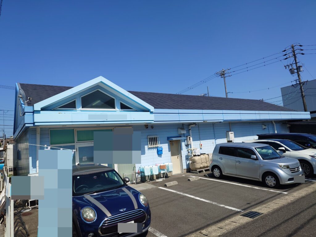 施工前の建物全景です。
