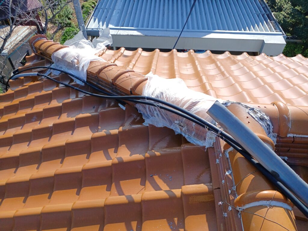 雨漏り箇所です。棟から雨漏りしていました。