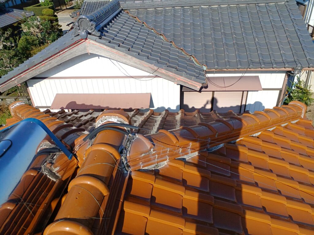 施工前の棟瓦の様子です。